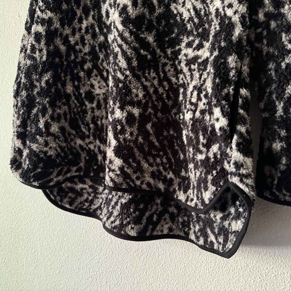 Cozy Sherpa Fleece Quarter Zip Pullover Animal Print Plus 14/16 Livi Streetwear - Picture 7 of 13
